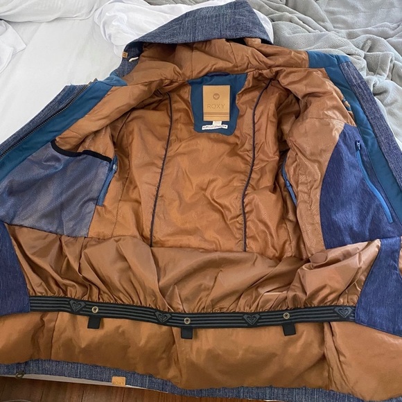 Roxy ski/snowboard jacket - Picture 4 of 6